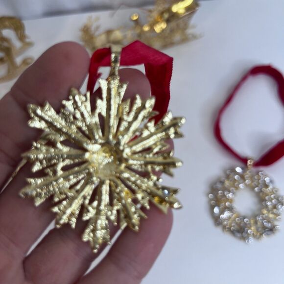 Gold Toned Christmas Ornament LOT of 7 Angels White House Sleigh Horse Wreaths - Picture 5 of 9